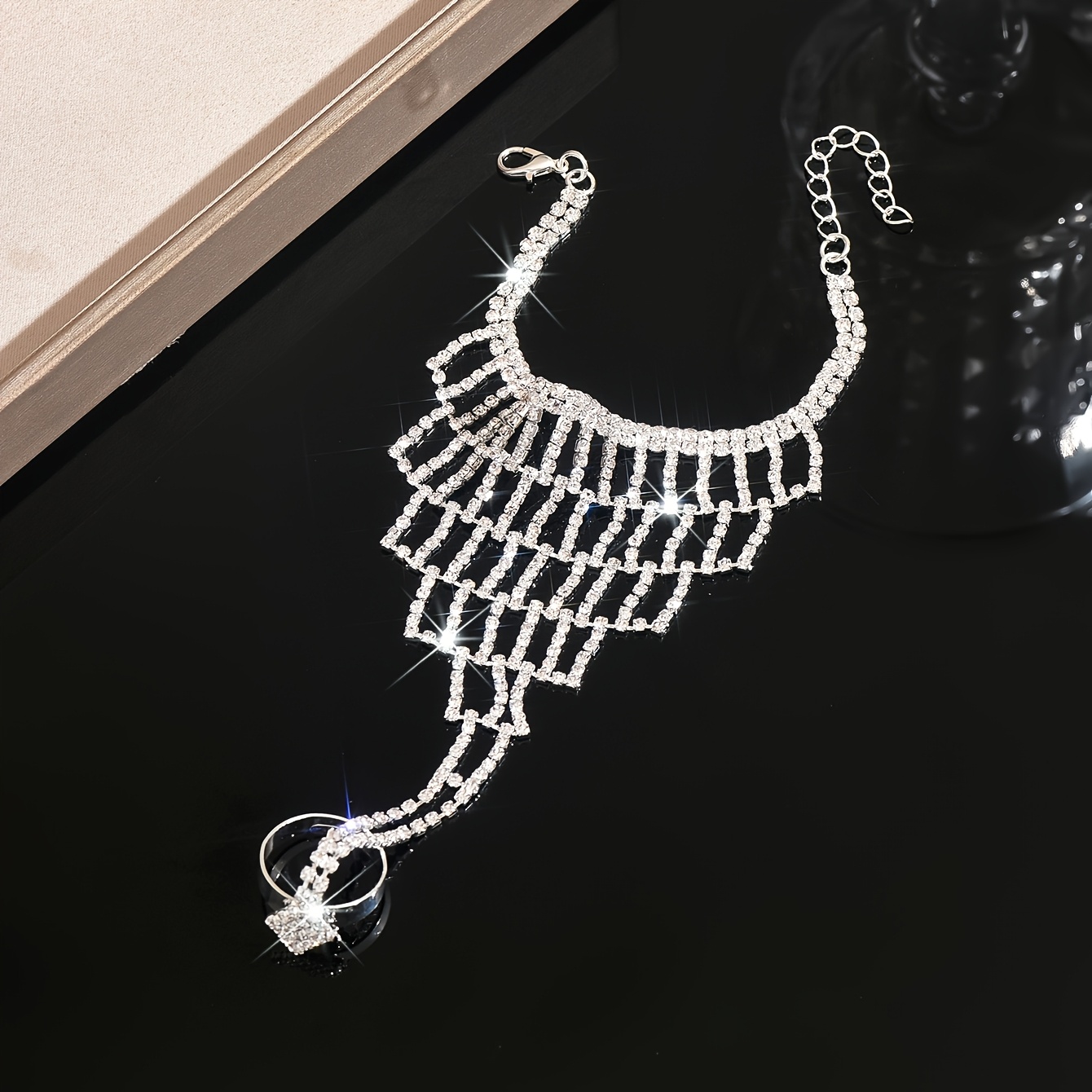 Elegant Women's Back-of-Hand Chain Bracelet